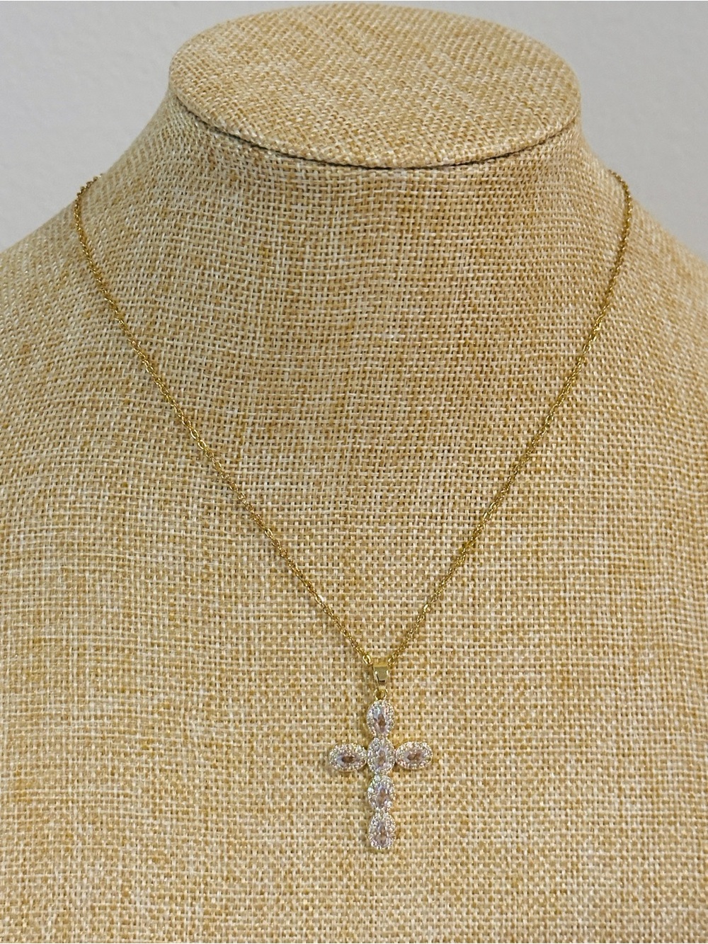 Fashion Jewelry Gold Cross Necklace with Clear Stones